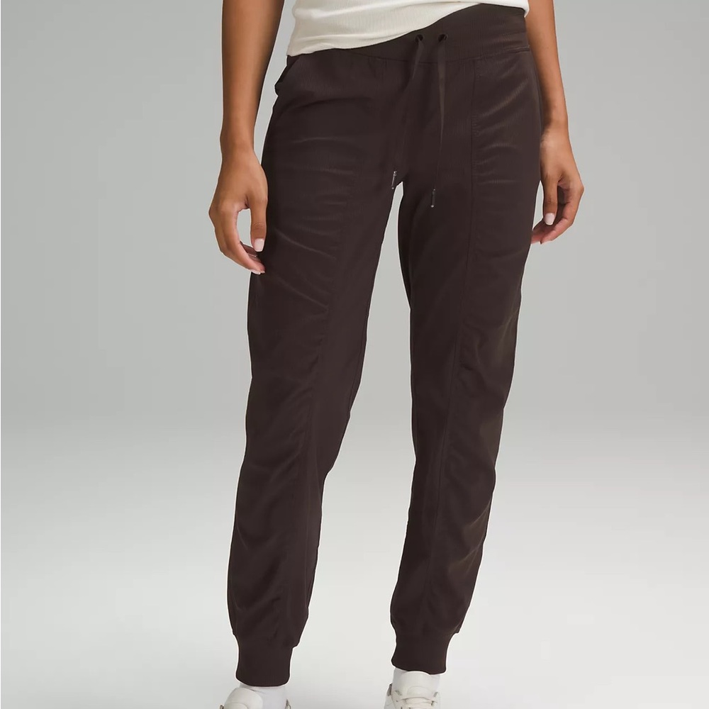 Dance Studio Mid-Rise Jogger
Full Length size 6 Colour espresso